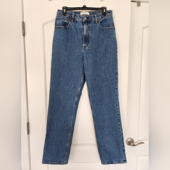 Abercrombie & Fitch Ultra High Rise 90s Straight Jean - Picture 1 of 3